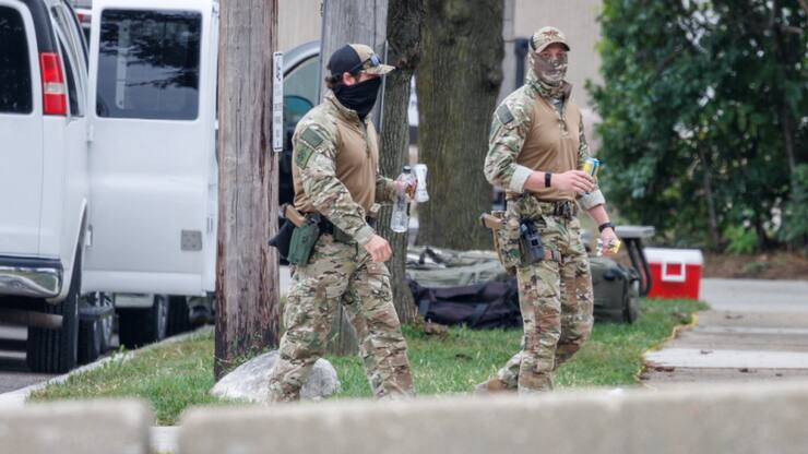 Les agents de la police fédérale américaine de l'immigration (ICE) ont souvent le visage dissimulé sous des masques et casquettes (archives).