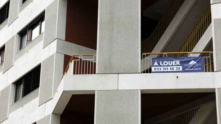 Jouant sur l'adage selon lequel ce qui est rare est cher, les prix de loyers constituent un pilier durable du renchérissement en Suisse. (archive)