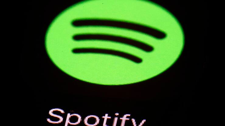 Le géant du streaming musical est accusé d'écoutes artificielles des titres de megastars.