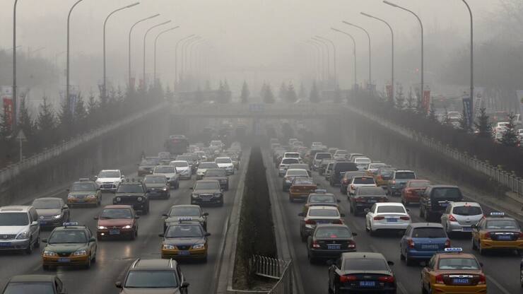 Les émissions de CO2 provenant des carburants dans les transports en Chine ont reculé de 5% au troisième semestre grâce au développement des véhicules électriques (archives).