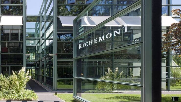 Pour la suite de son exercice 2025/2026, la direction, ne s'aventure pas sur le terrain des perspectives chiffrées, avertissant seulement d'un contexte toujours incertain et de la fragilité de la reprise en Chine.