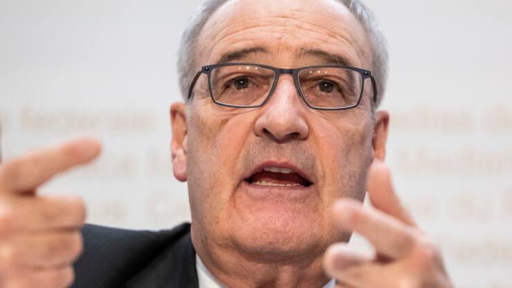 Guy Parmelin a réagi aux critiques formulées en Suisse sur l'accord fixant à 15% les droits de douane américains.