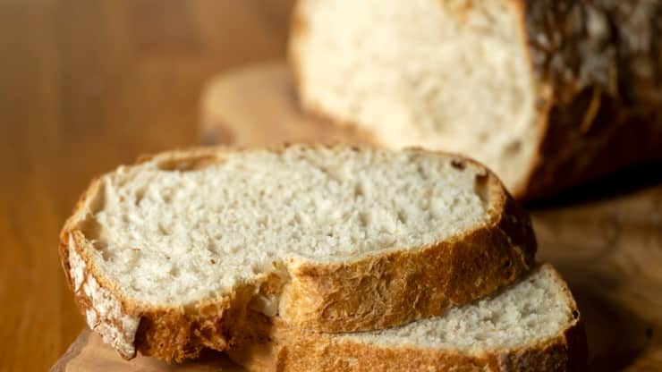 Une livre de pain à 99 centimes dans la grande distribution: l'Union suisse des paysans (USP) dénonce une tendance qui favorise le gaspillage alimentaire, selon elle.