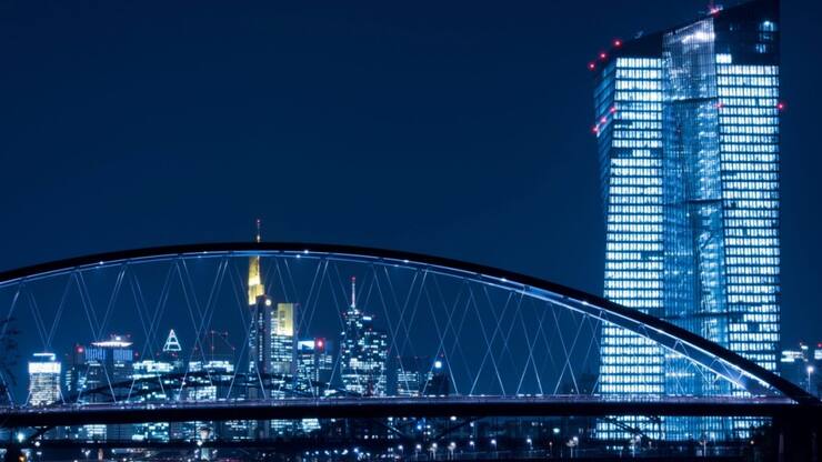 Les stablecoins sont des cryptomonnaies à la valeur stable, indexée sur de véritables devises, qui offrent la perspective de paiements à moindre frais, immédiats et sécurisés, partout dans le monde.