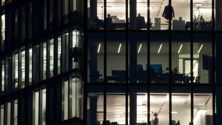 Le recul du manque de main d'oeuvre qualifié et particulièrement notable chez les employés de bureau, où l'utilisation de l'intelligence artificielle est toujours plus importante. (archive)