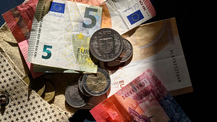 La famille Wertheimer, propriétaire de la maison Chanel, conserve sa première place au classement des 300 plus riches de Suisse (image symbolique).