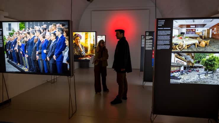 Les  meilleures photos de presse de l'année 2024, suisses ou internationales, sont exposées au Château de Prangins.