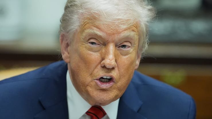 Le président américain Donald Trump s'est agacé jeudi contre les sondages (archives).