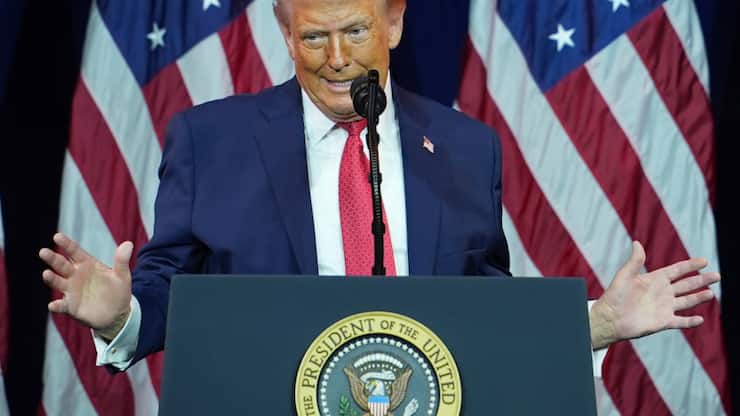 "Au moins 100 milliards de dollars seront investis par les GRANDES COMPAGNIES PÉTROLIÈRES, que je rencontrerai toutes aujourd'hui à la Maison Blanche", a écrit Donald Trump (archives).