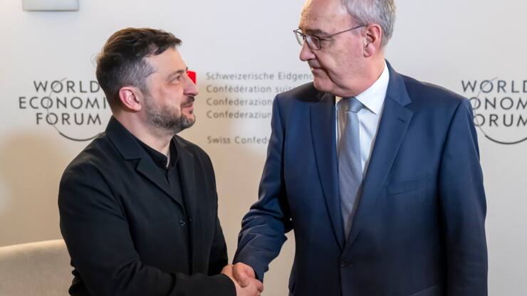 Le président de la Confédération Guy Parmelin rencontrait pour la première fois personnellement son homologue ukrainien Volodymyr Zelensky.