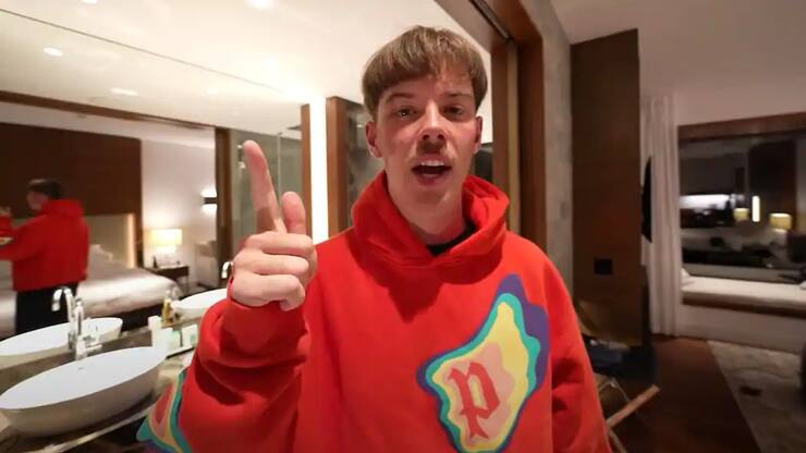 Adrian Vogt alias Aditotoro