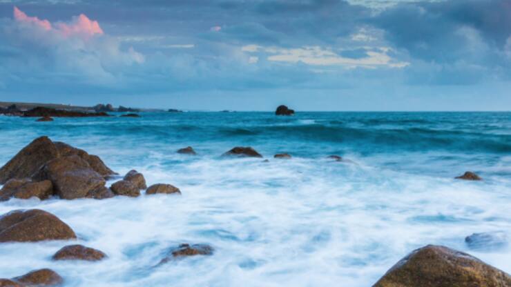 Salarié(e) ou indépendant(e)? Guide complet pour faire le bon choix !