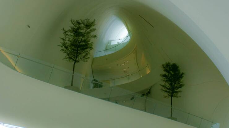cropped-interior_of_heydar_aliyev_center