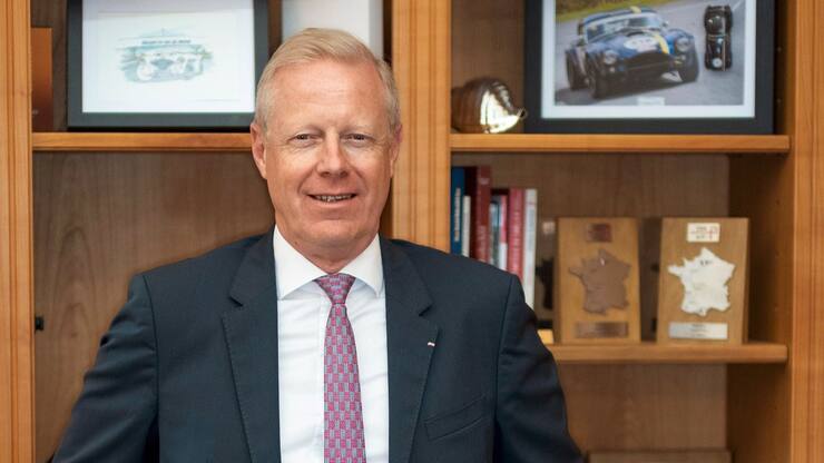 Hervé Ordioni est un passionné de courses automobiles.  En 2022, il a remporté le Tour Auto avec Thierry Boutsen, ancien pilote de formule 1.  