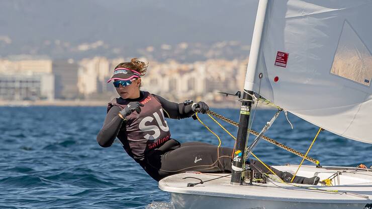 Anja von Allmen à la conquête de la voile depuis Spiez (BE).