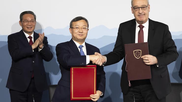 Guy Parmelin lors de sa rencontre à Berne le 15 janvier 2024 avec Wang Shouwen