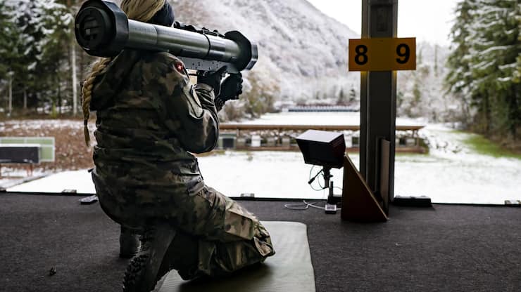 Dans les prochaines années, l’armée devra moderniser son matériel et ses infrastructures, générant de nombreuses commandes publiques, dont une part sera destinée aux PME.