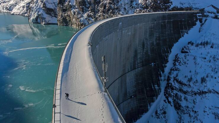 SUISSE NESTLE AXPO BARRAGE DE MAUVOISIN