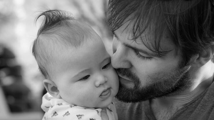 Le congé paternité, était des lieux un an après son entrée en vigueur