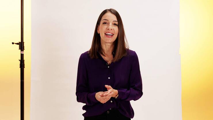 PostFinance Anlegen Interaktives Video mit Expertin Monika Siegenthaler neu