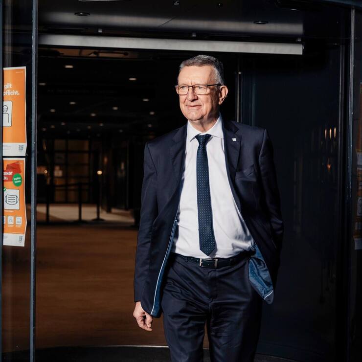 La nomination de Georges Godel, 71 ans, en tant que président  de Cremo a suscité la controverse. Après cent jours à son poste,  l’ex-grand argentier de l’Etat  de Fribourg a présenté un vaste plan pour redresser la barre. 