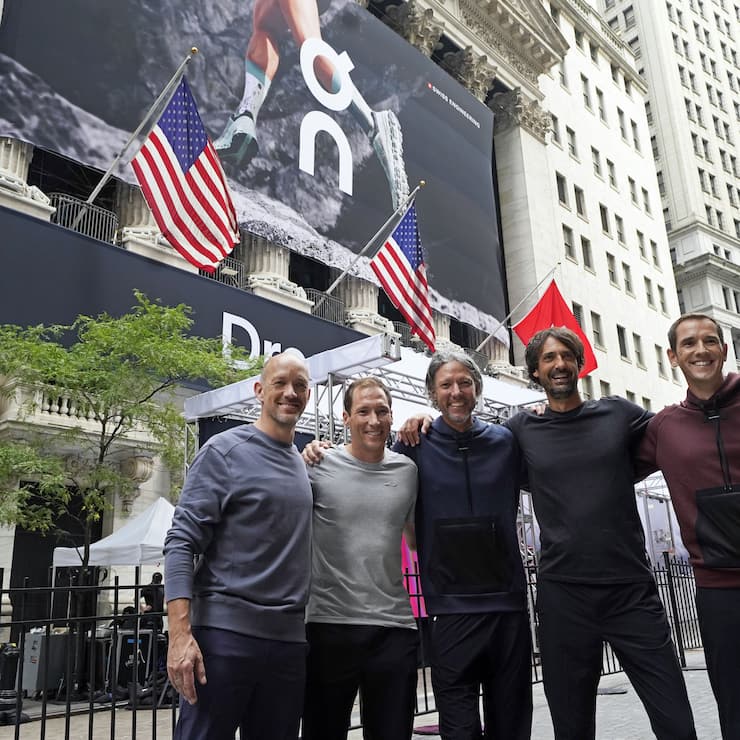 Les dirigeants d’On lors de l’entrée à la bourse de New York le 15 septembre 2021.