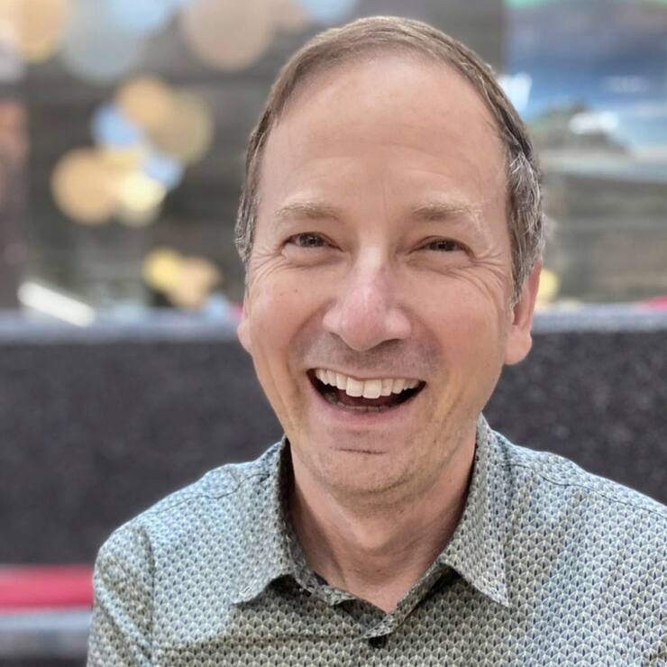 Eric Fingerhut, cadre chez Roche, a rejoint le club Toastmasters  en 2019.