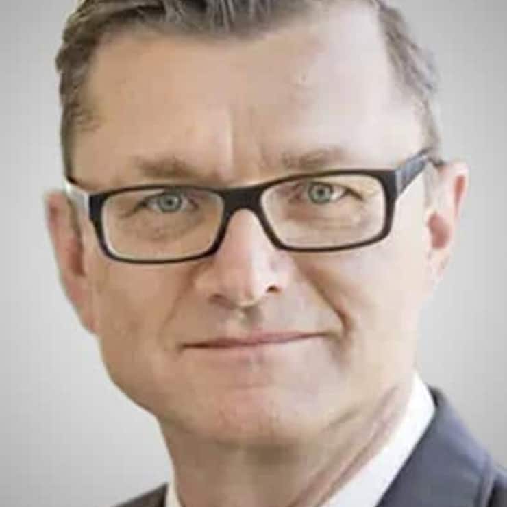 Hansruedi Köng: CEO, PostFinance