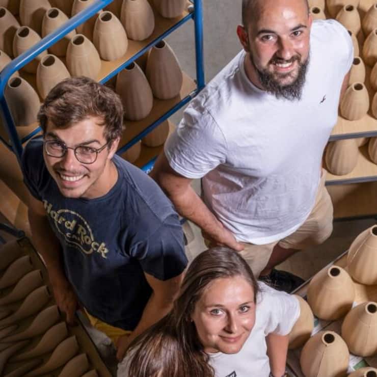 Clément Perez et Quentin Kany ont fondé Wepot en 2019 en parallèle de leurs études à HEC Lausanne. Pauline Dantan a rejoint l’équipe en 2022 en tant que troisième associée. 