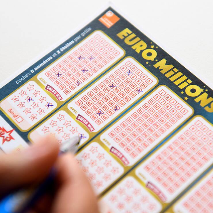 Lors du prochain tirage de l'Euro Millions mardi, 122 millions de francs seront en jeu (archives).
