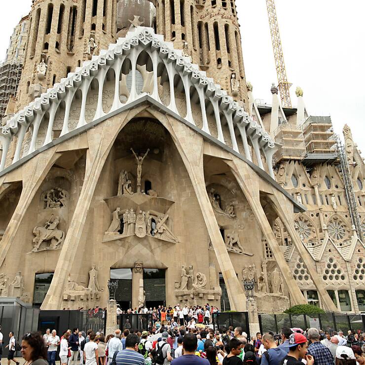 C'est cette fois le Covid qui retarde l'achèvement de la  Sagrada Familia.