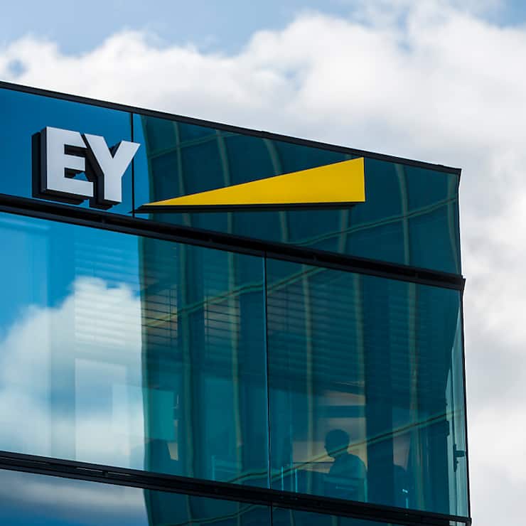 EY (anciennement Ernst &amp; Young) estime que cette scission permettra de "générer plus de valeur pour" ses  employés et ses clients (archives).