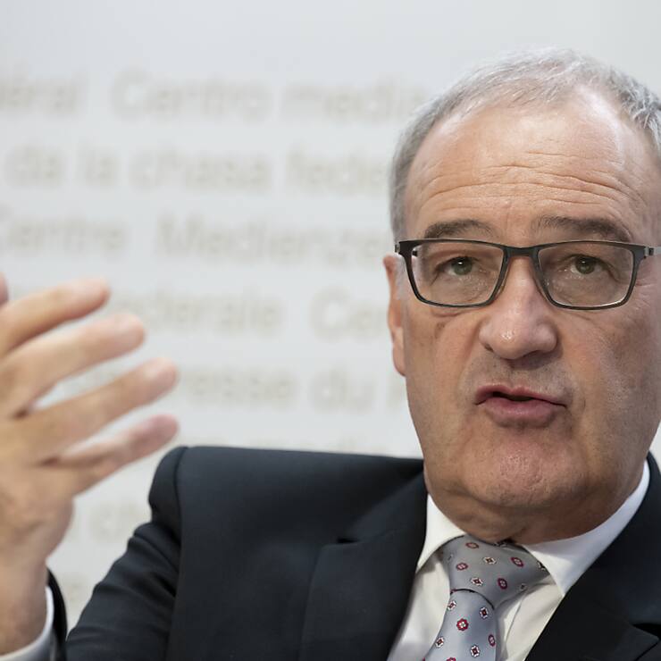 Guy Parmelin défend le travail du Conseil fédéral, "qui a fait beaucoup depuis le mois de février dernier".