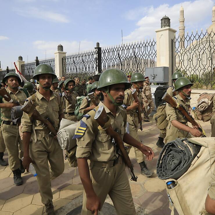 L'armée des Houthis à l'entraînement.