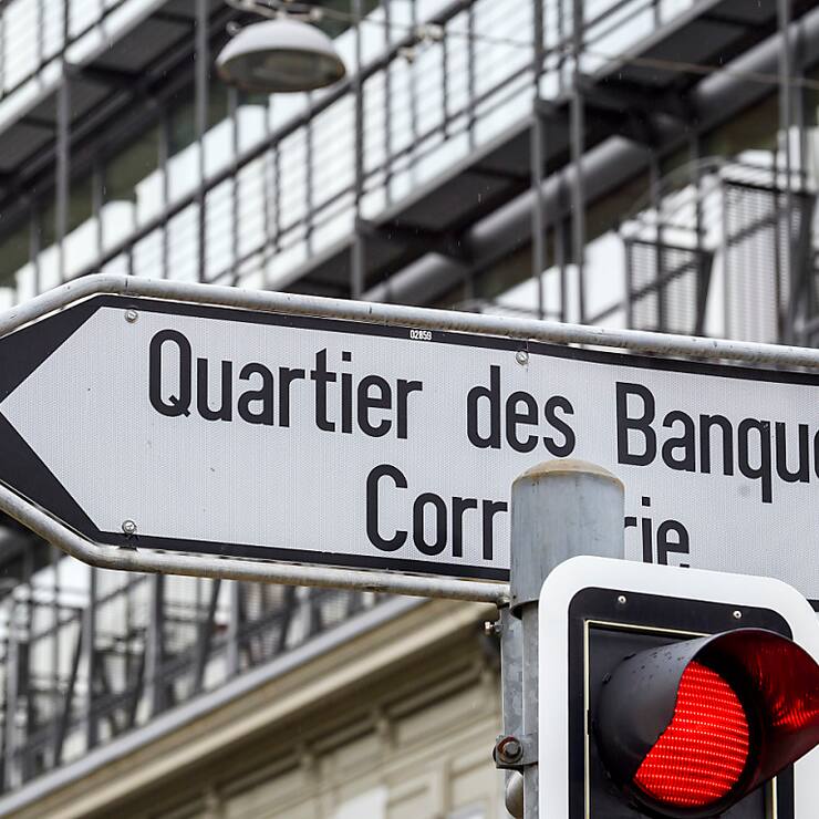 A plus long terme, 20 des 90 banques privées que compte aujourd'hui la Suisse pourraient disparaître, selon une étude de KPMG. (archives)