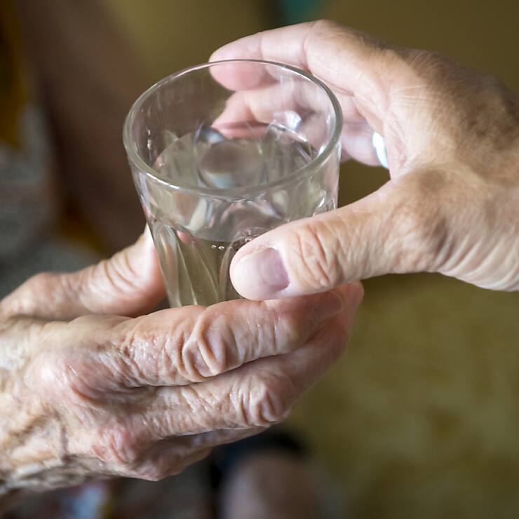 En Suisse, les décès ont diminué de 250 personnes par million d'habitants l'an dernier. (archive)