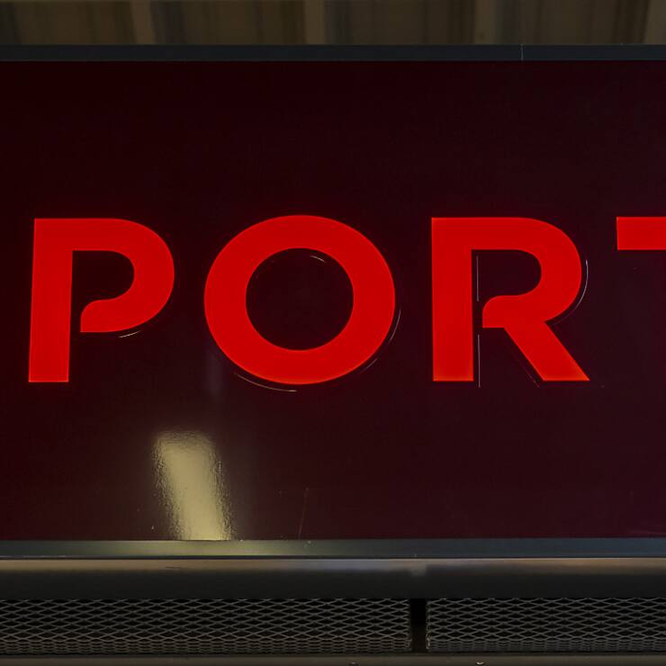 Vingt-quatre magasins Sportx seront exploités sous la marque Ochsner Sport et trois sous la marque Dosenbach d'ici au 1er mars 2025.  (archive)