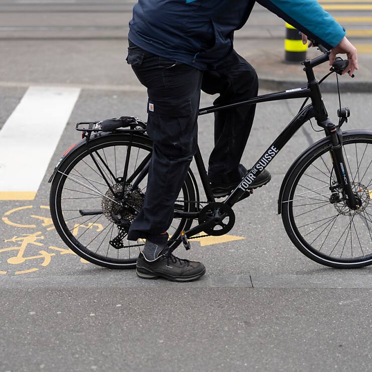 L'altercation entre l'automobiliste et le cycliste a éclaté devant un feu rouge. Ce dernier est alors tombé avant que le conducteur de la voiture ne l'écrase volontairement avant de s'enfuir (photo symbolique).