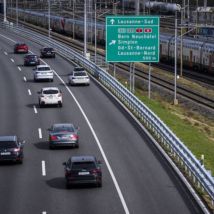 Les nouvelles mises en circulation ont reculé tant pour les voitures à essence que pour les électriques (archives).