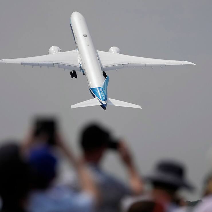 Une perspective florissante pour les avionneurs: Airbus prévoit un besoin de plus de 42'000 nouveaux avions d'ici à 2043. (AP Photo/Frank Augstein, File)