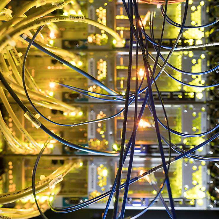 CrowdStrike s'appuie beaucoup sur l'intelligence artificielle (IA) et l'apprentissage automatique (machine learning) et propose notamment une plateforme de protection numérique nommée Falcon. (KEYSTONE/Gaetan Bally)