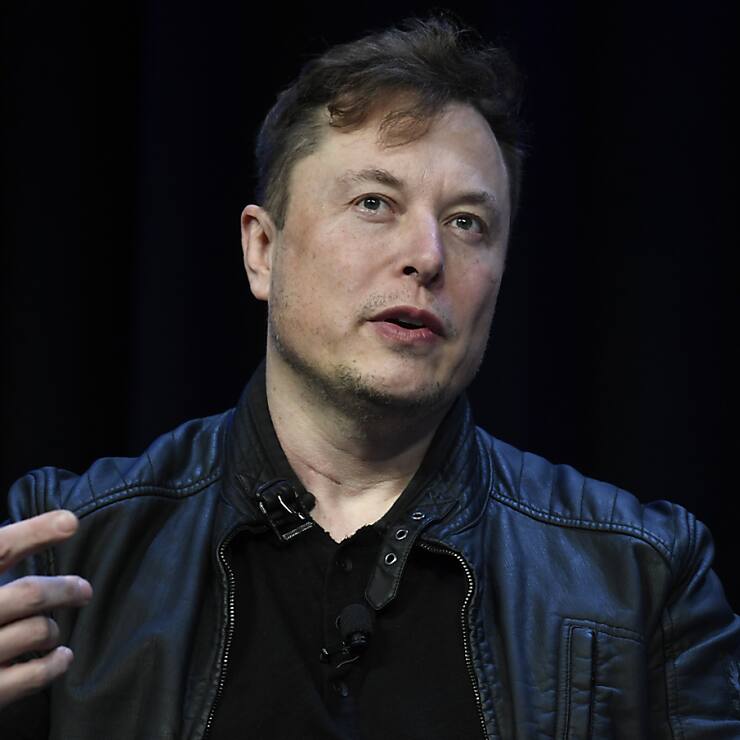 "Je fais des donations à Amercia PAC, mais à des niveaux beaucoup moins élevés" que ceux évoqués par le Wall Street Journal, a déclaré l'entrepreneur Elon Musk.
