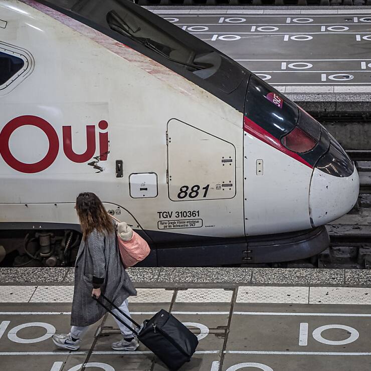 La circulation des TGV sur les axes Atlantique, Nord et Est sera "très perturbée", à quelques heures de la cérémonie d'ouverture des JO, a indiqué la SNCF.
