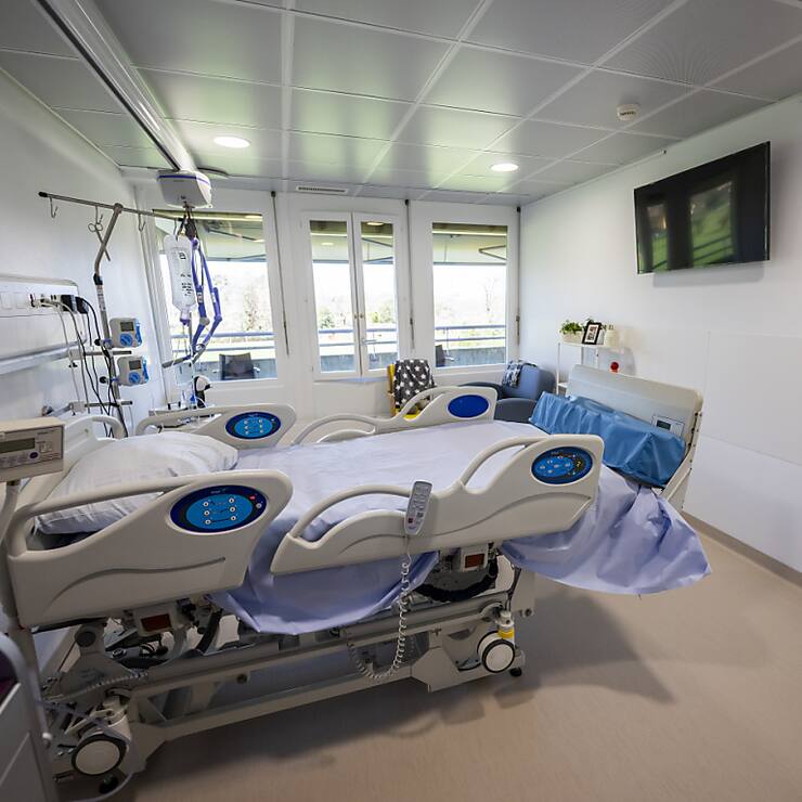 La situation des hôpitaux suisses est précaire. Sur les 48 institutions de soins sondées par KPMG, seules 14 ont indiqué avoir enregistré un bénéfice en 2023. (Photo d'illustration)