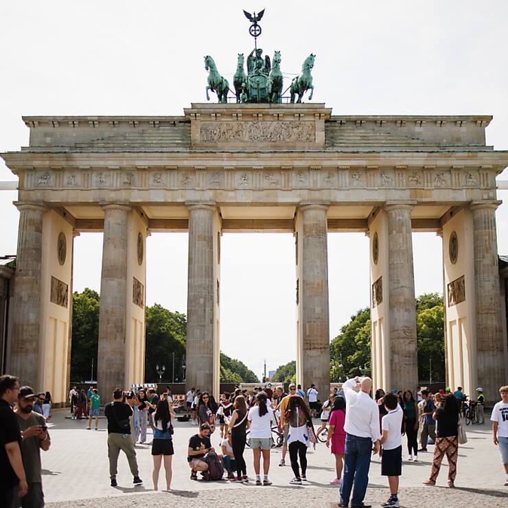 La production industrielle et les exportations ont ainsi chuté de façon inattendue en mai, respectivement de 2,5% et 3,6% sur un mois. (EPA/CLEMENS BILAN)
