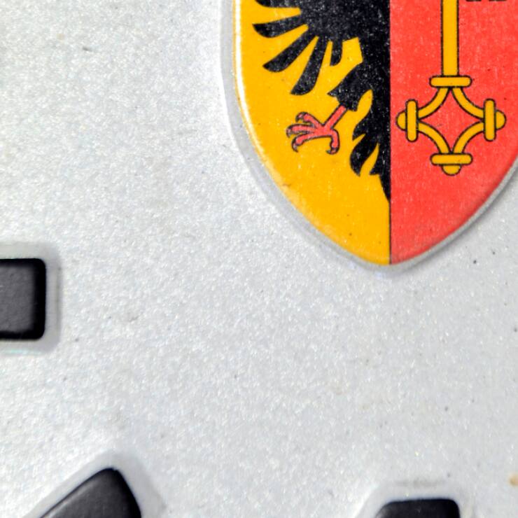 Quasiment toutes les catégories de propulsion ont reculé pendant le mois sous revue, avec une chute de 16,6% pour les moteurs essence et de 5,2% pour le diesel. (KEYSTONE/Martial Trezzini)