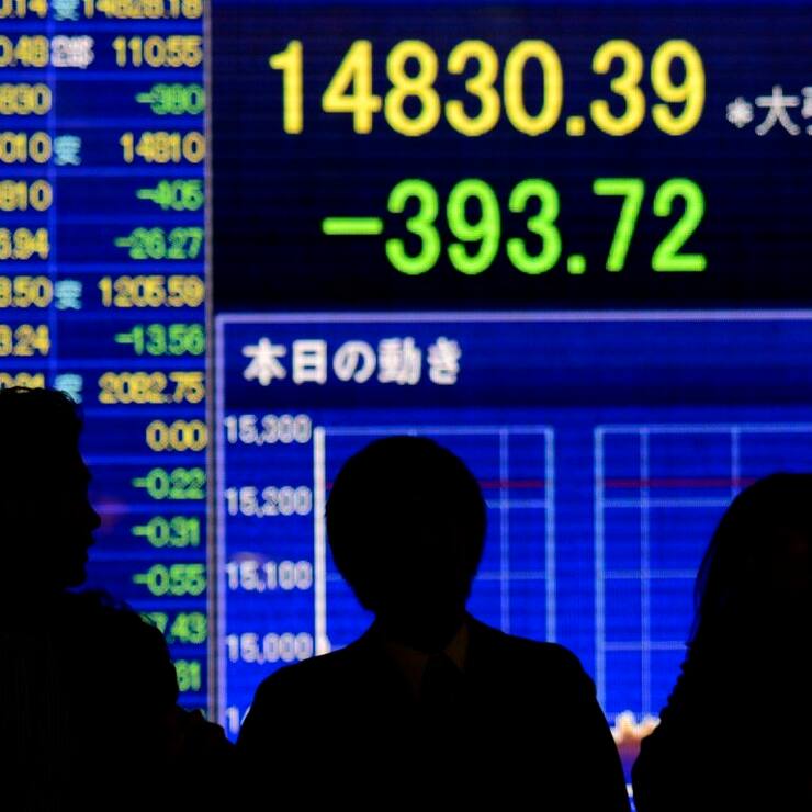 A Tokyo, l'indice boursier principal, le Nikkei, s'est envolé mardi de 10,23% au lendemain d'une chute de 12,4%, sa pire dégringolade en nombre de points. (archive)