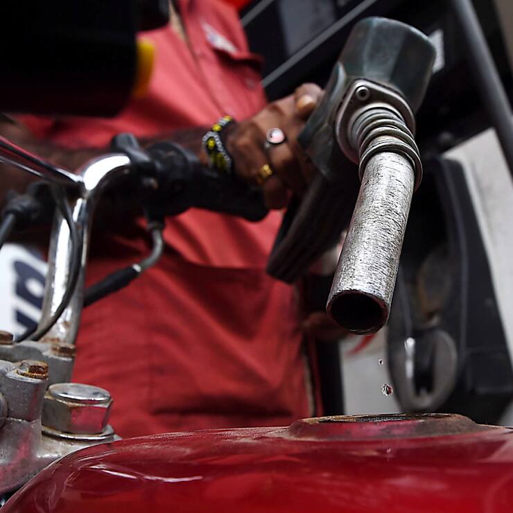 Pour 2024, l'AIE prévoit une consommation mondiale de 103,06 millions de barils par jour, contre 102,09 mbj en 2023. (archives)