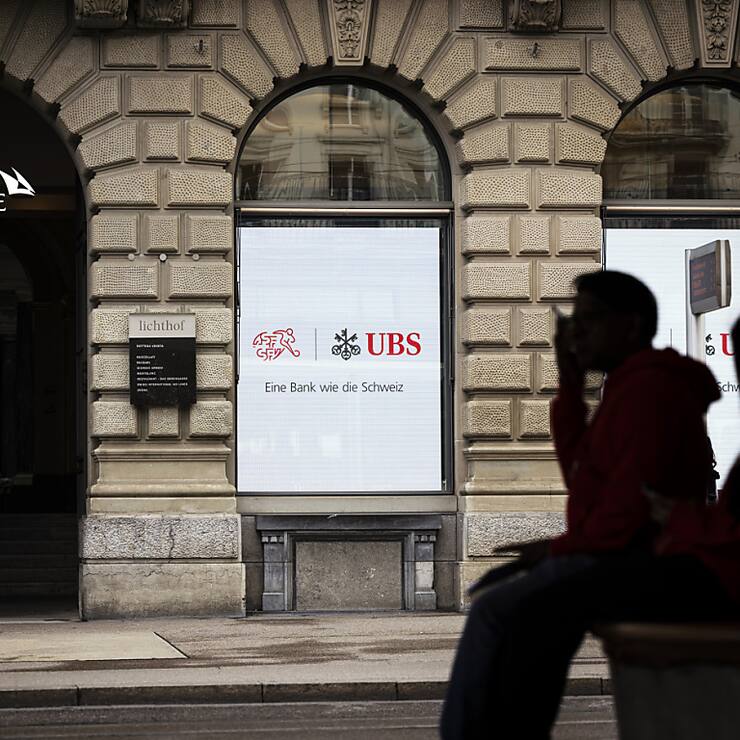 UBS a inscrit un résultat net de 29,9 milliards de dollars, plus que triplé sur un an malgré les coûts d'intégration de Credit Suisse. (archive)