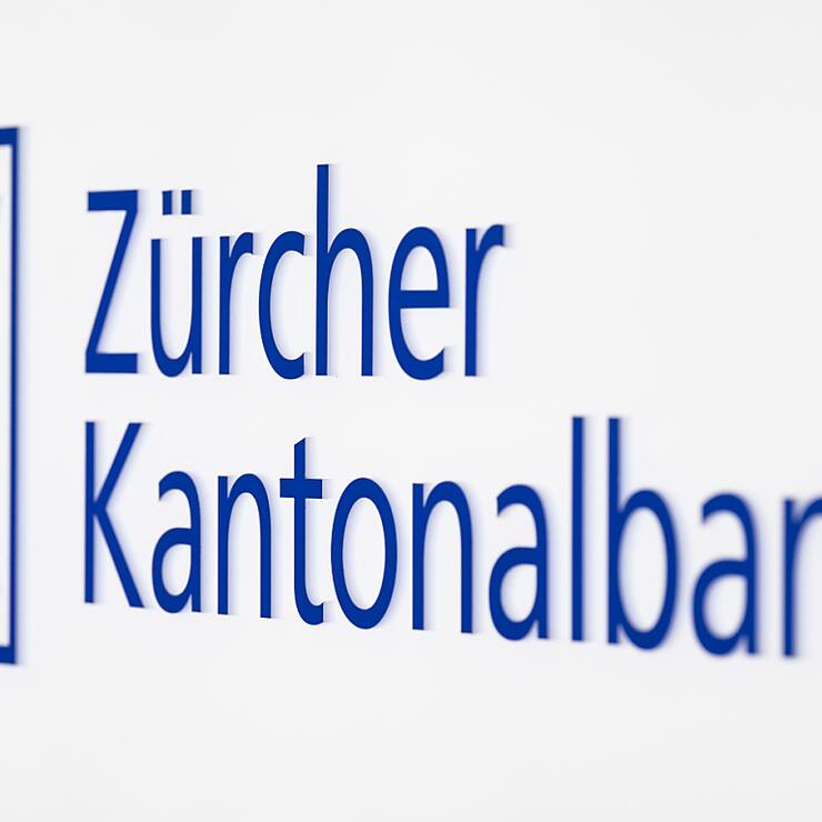 "En 2024, la banque ne dégagera pas un produit d'intérêts aussi élevé que l'année précédente. Mais je suis sûr que nous réaliserons un bon résultat", affirme le directeur général Urs Baumann, cité dans le communiqué. (KEYSTONE/Ennio Leanza)